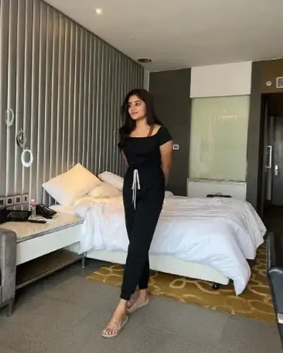 Call Girls Vishnu Nagar Cash On Delivery